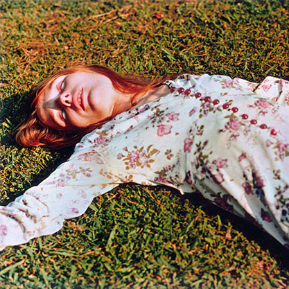 ویلیام اگلستون / دختر روی چمن / 1975