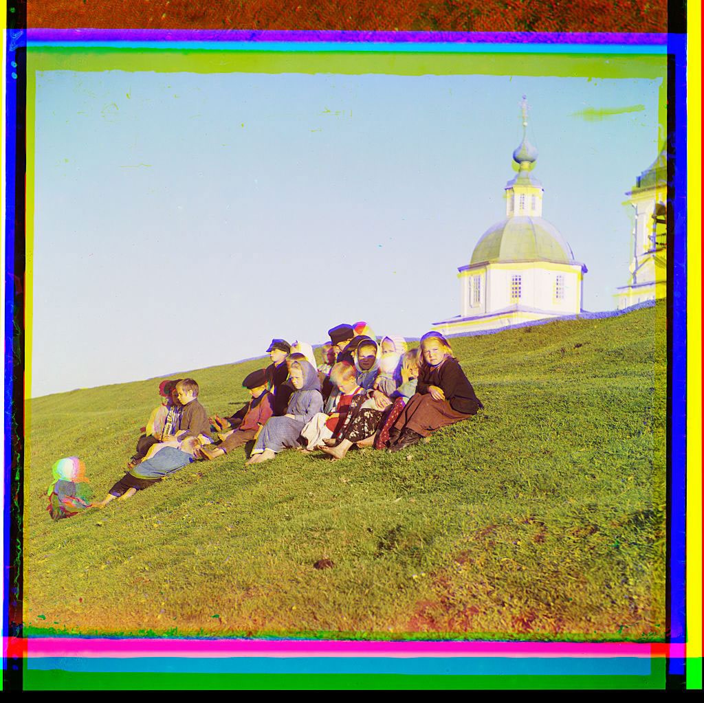 گروه کودکان در روستای بلوزرسک / ۱۹۰۹ م.